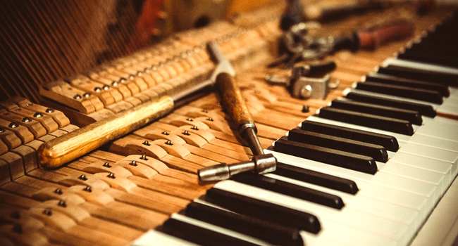  Уроки фортепиано, а также ремонт синтезаторов и пианино